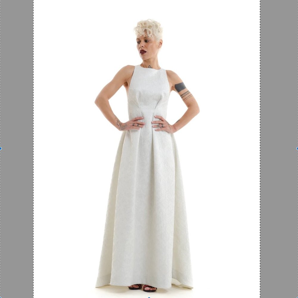 LOCKER ROOM SLEEVELESS WHITE MAXI DRESS